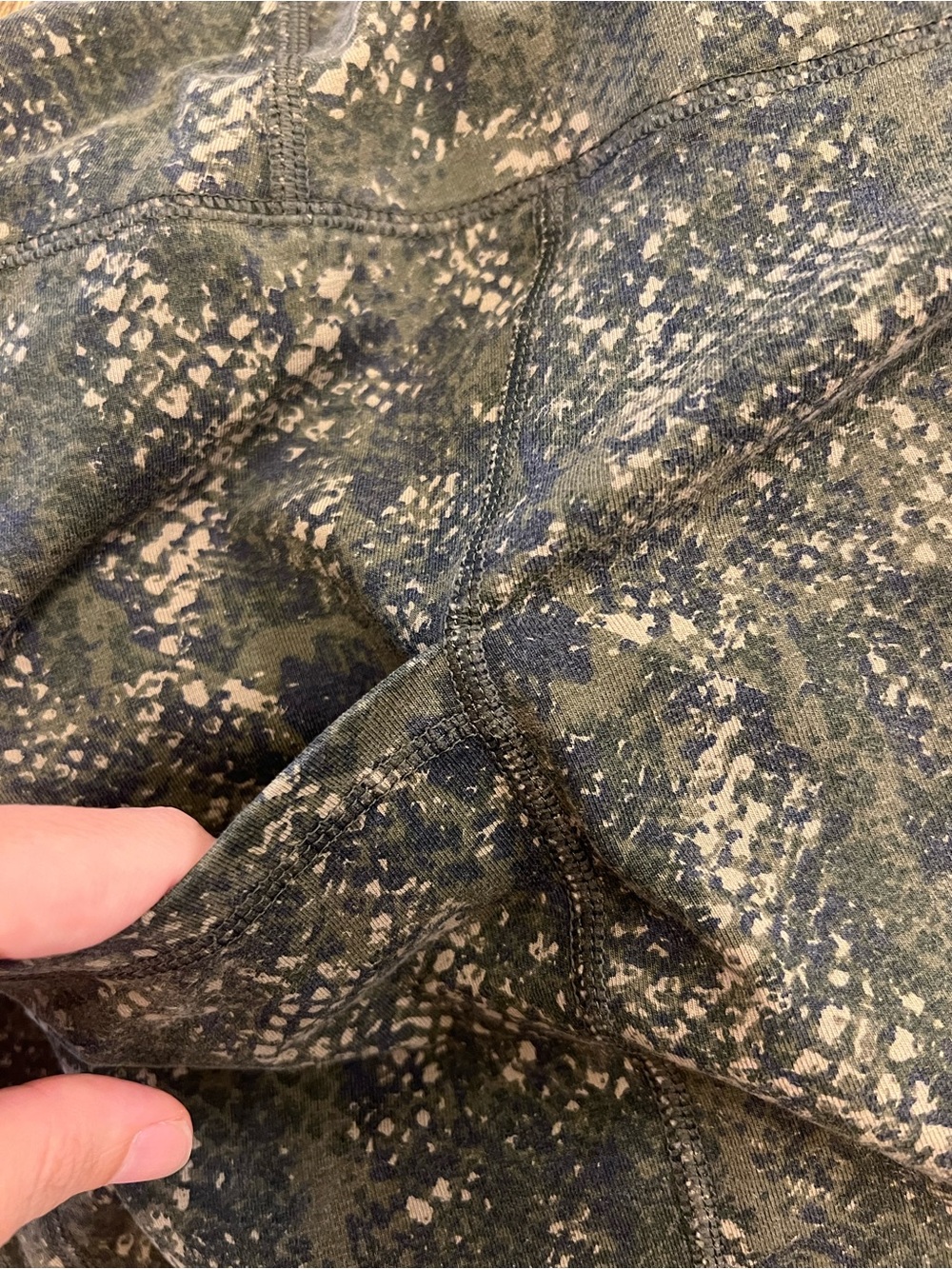 ‼️EUC: Pact Organic Cotton Earth Tone Snake Print Pocket Leggings - L - Picture 3 of 4